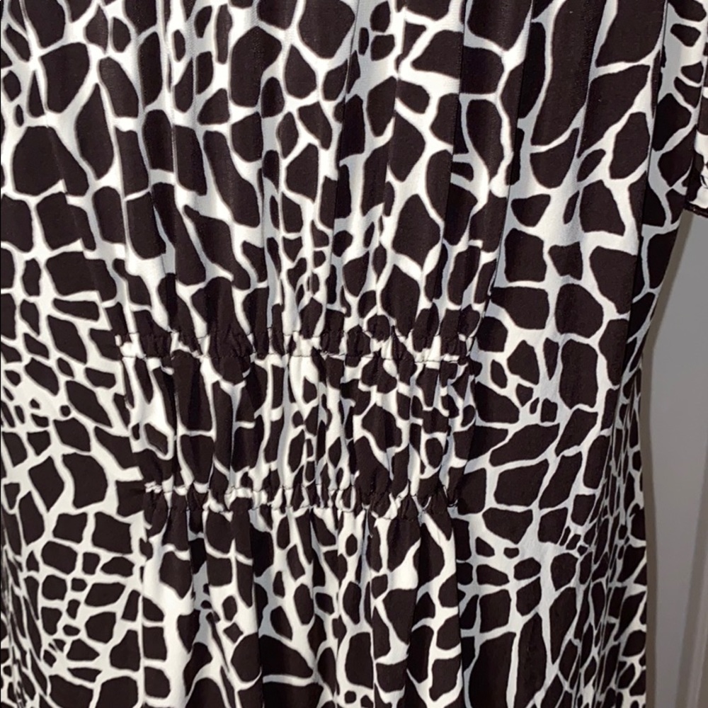 Dress - Picture 5 of 7
